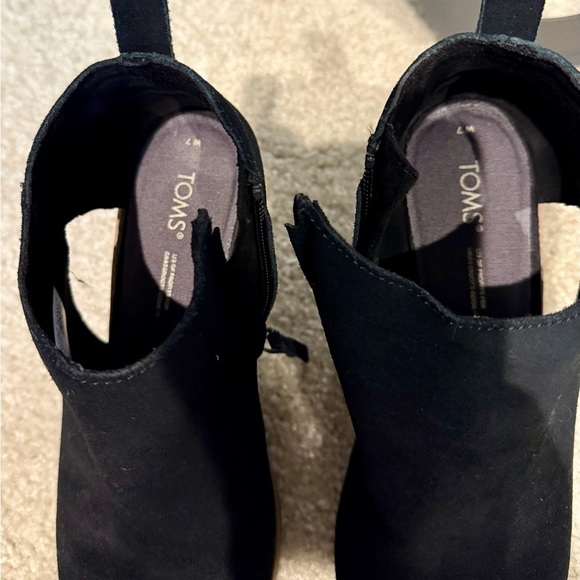 TOMS Black suede ankle boots with a boho vibe #ankleboots - Picture 6 of 6